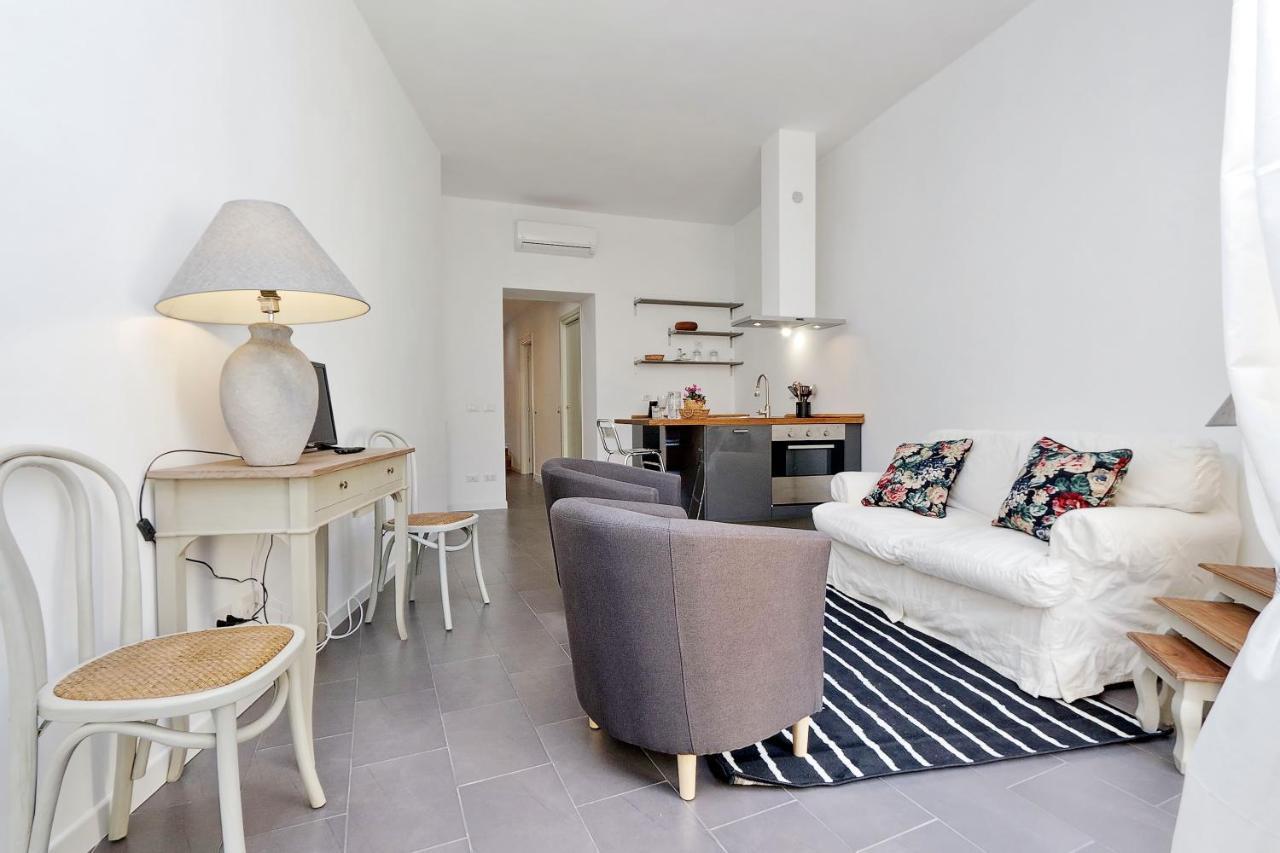 Monti Charming Apartment - Rome Short Let Service ภายนอก รูปภาพ
