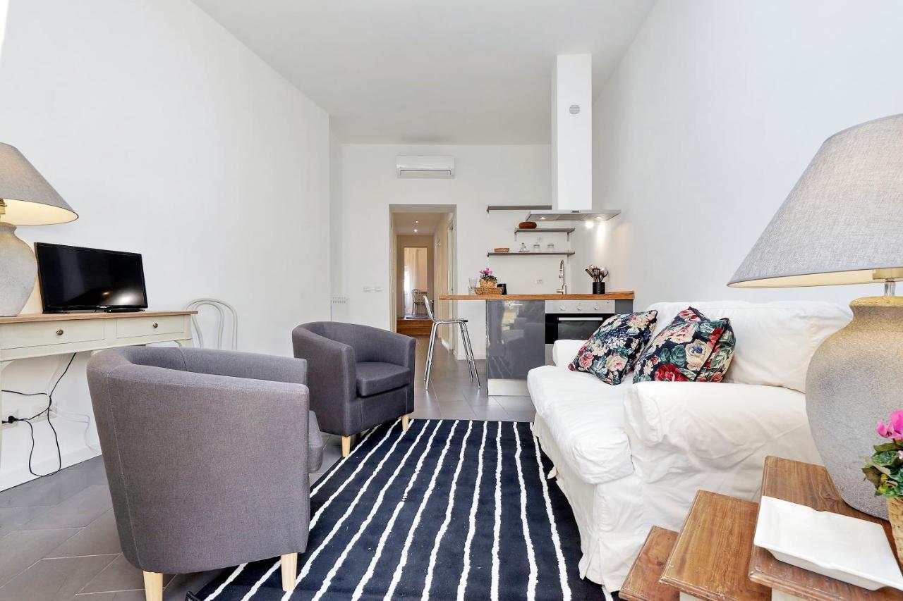 Monti Charming Apartment - Rome Short Let Service ภายนอก รูปภาพ
