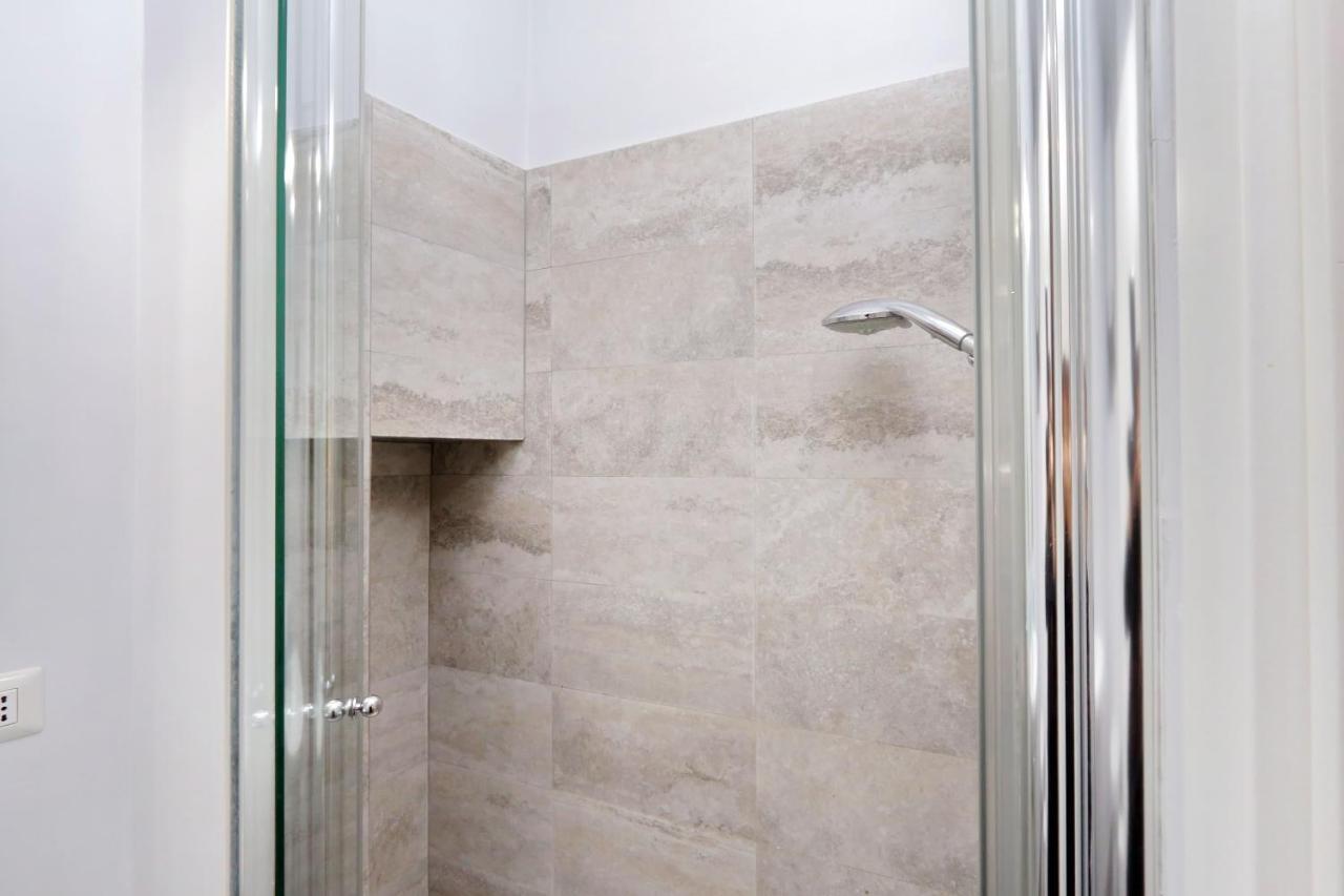 Monti Charming Apartment - Rome Short Let Service ภายนอก รูปภาพ